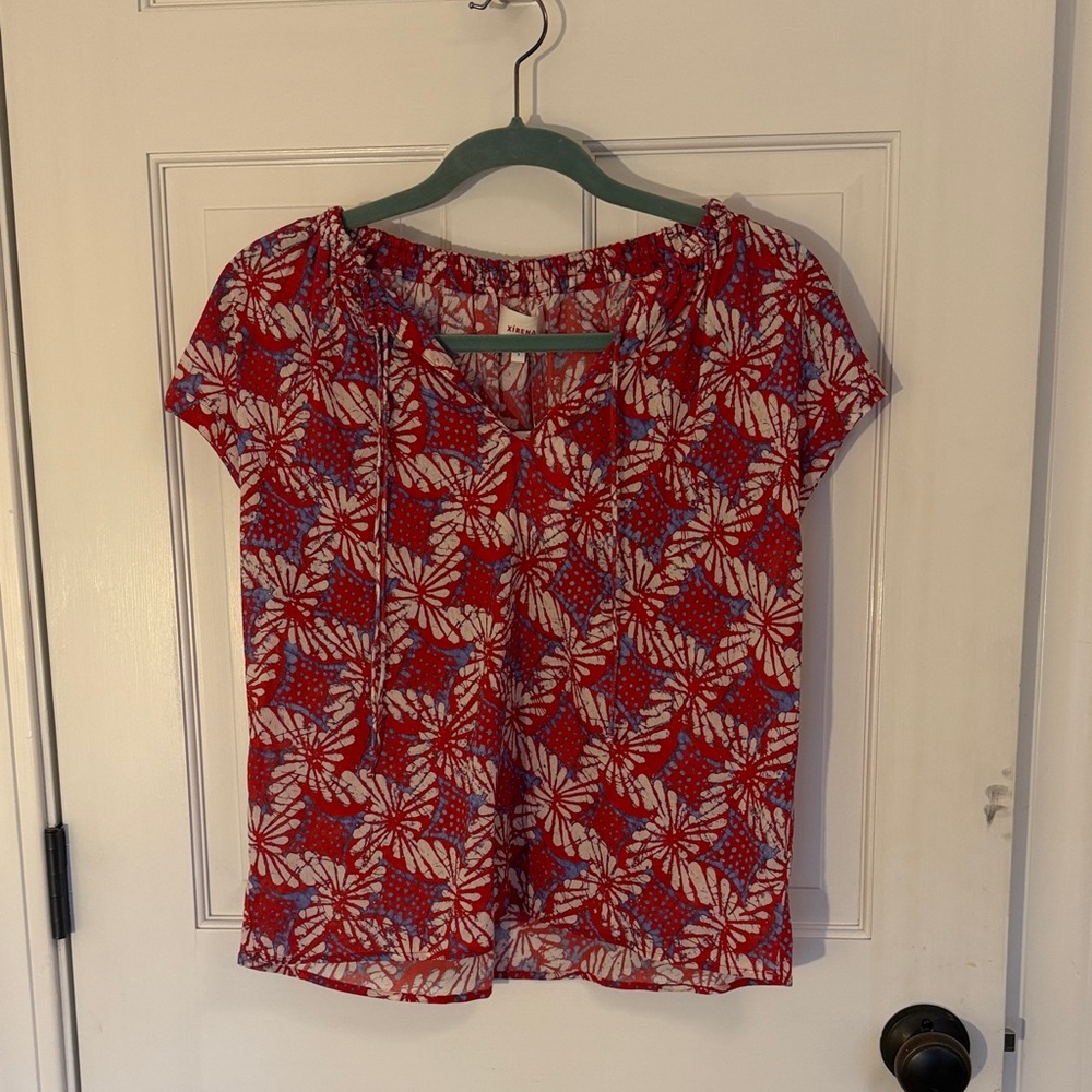XiRENA Red Floral Short-Sleeve Blouse with Blue Accents